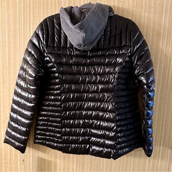 NWT New Guess Puffer Jacket Large L - Picture 9 of 10